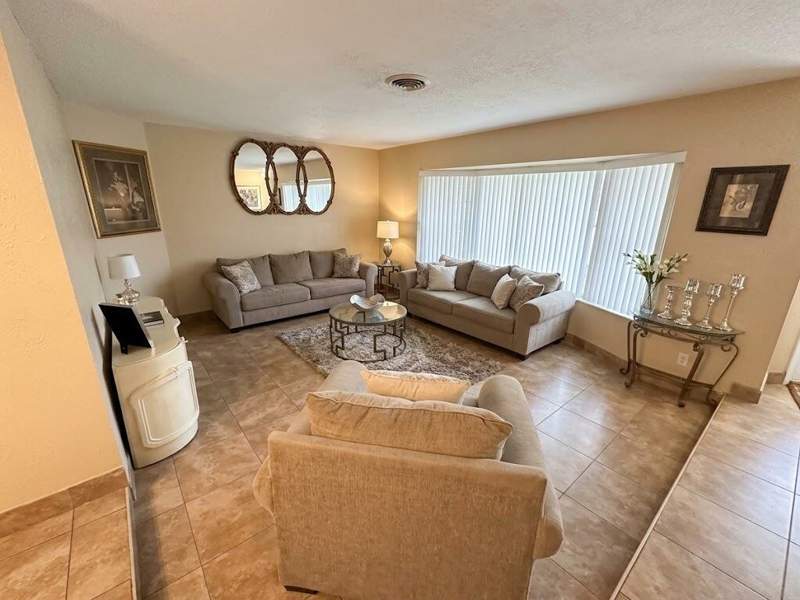 3 bedroom Single Family Residence at 820 SW 49th Terrace, Oakland Hills, Margate — photo 4