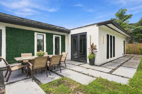 1525 NE 27th Street, Wilton Manors FL - photo 18 of 22