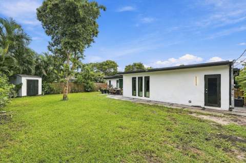 1525 NE 27th Street, Wilton Manors FL - photo 19 of 22