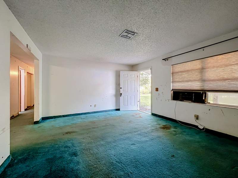 3 bedroom Single Family Residence at 2930 Middle Road, Metes And Bounds, Fort Pierce — photo 4