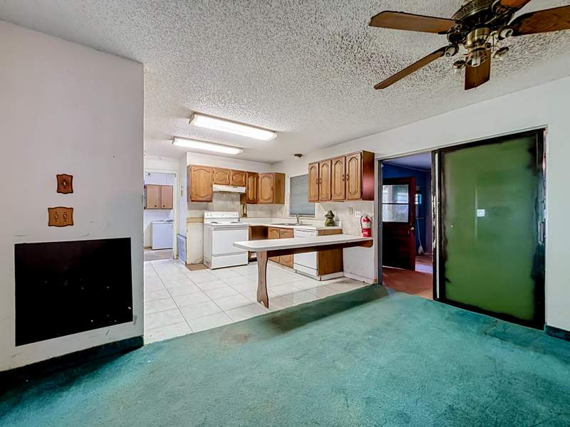3 bedroom Single Family Residence at 2930 Middle Road, Metes And Bounds, Fort Pierce — photo 5