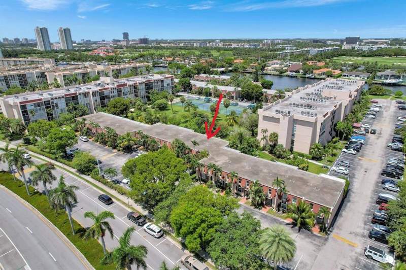 3 bedroom Townhouse at 1001 Three Islands Boulevard #36, Desoto Park North Condo, Hallandale Beach — photo 4