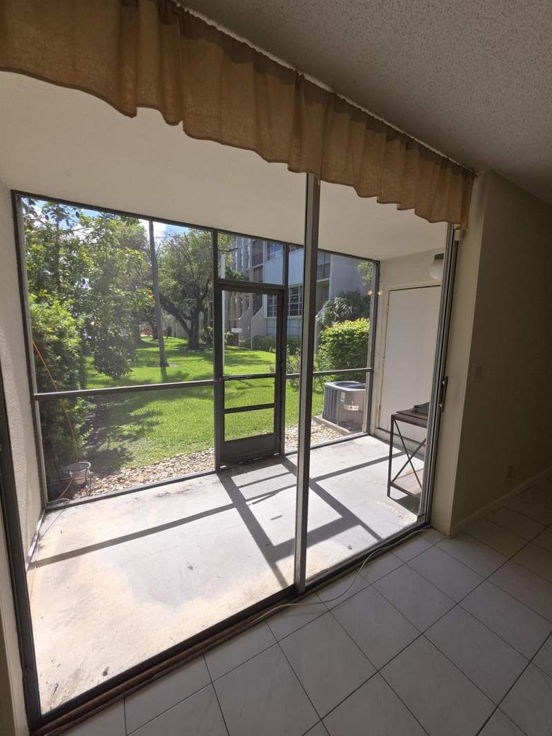 3 bedroom Townhouse at 1001 Three Islands Boulevard #36, Desoto Park North Condo, Hallandale Beach — photo 5