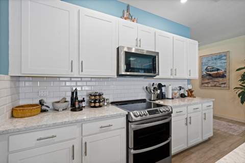 5504 Deleon Avenue, Fort Pierce FL - photo 15 of 69