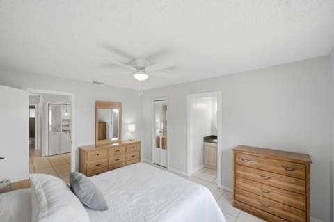105 SE Village Drive, Port St. Lucie FL - photo 22 of 57