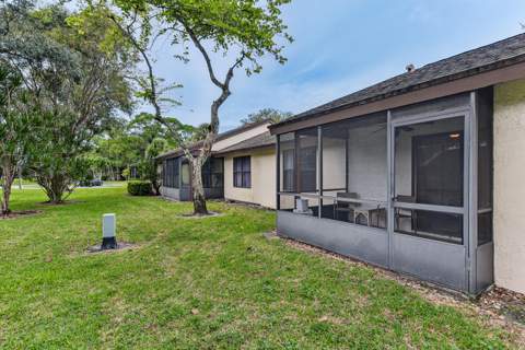 13 Bay Cedar Court, Royal Palm Beach FL - photo 15 of 34