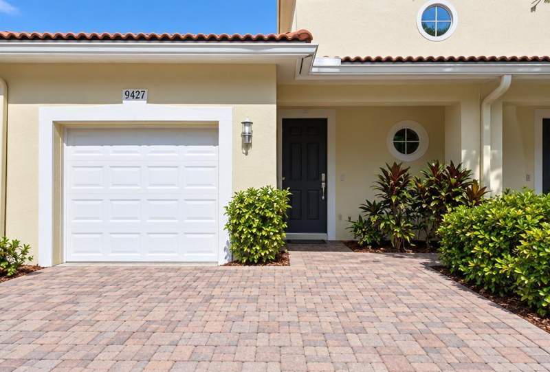 3 bedroom Townhouse at 2823 S Evergreen Circle, Quantum Park Townhomes, Boynton Beach — photo 2