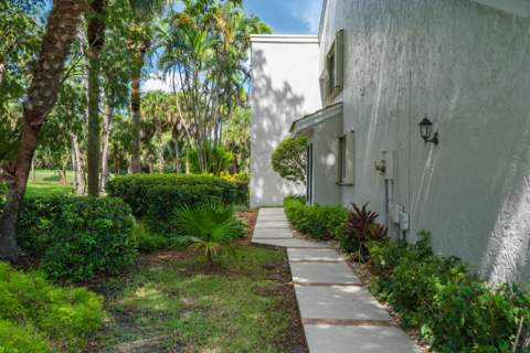 40 Edinburgh Drive, Palm Beach Gardens FL - photo 7 of 84