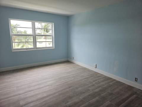 2500 NE 48th Lane #301, Fort Lauderdale FL - photo 8 of 10