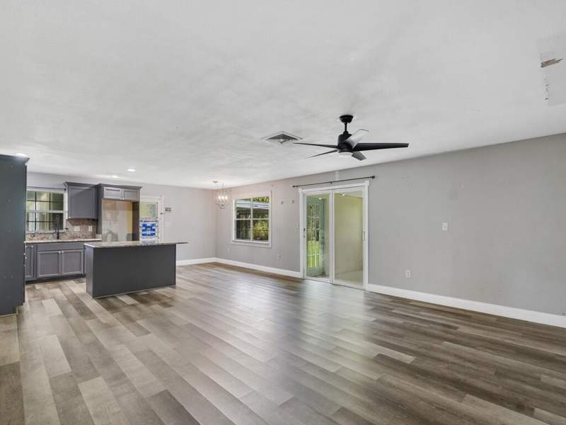 3 bedroom Single Family Residence at 8206 Lakeland Boulevard, Lakewood Park Unit 8, Fort Pierce — photo 3
