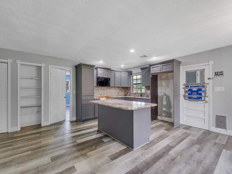 3 bedroom Single Family Residence at 8206 Lakeland Boulevard, Lakewood Park Unit 8, Fort Pierce — photo 5