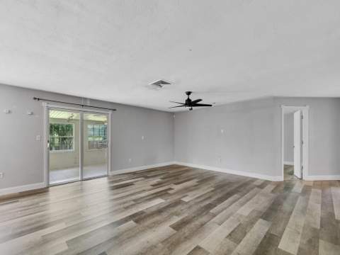 8206 Lakeland Boulevard, Fort Pierce FL - photo 8 of 36