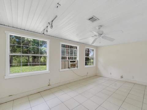 8206 Lakeland Boulevard, Fort Pierce FL - photo 11 of 36