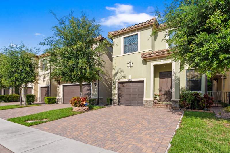 4 bedroom Single Family Residence at 5809 NW 46th Lane, Sabal Palm By Prestige, Tamarac — photo 2