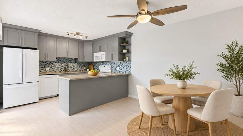2 bedroom Townhouse at 3960 August Drive, Lago Lucerne, Lake Worth — photo 3