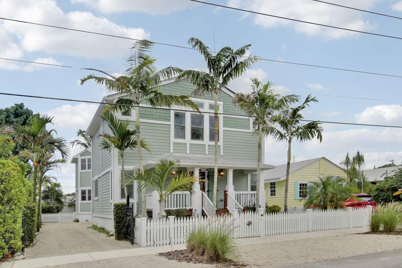 4 bedroom Single Family Residence at 9172 SE Apollo Street, Olympia / Zeus Park, Hobe Sound — photo 2
