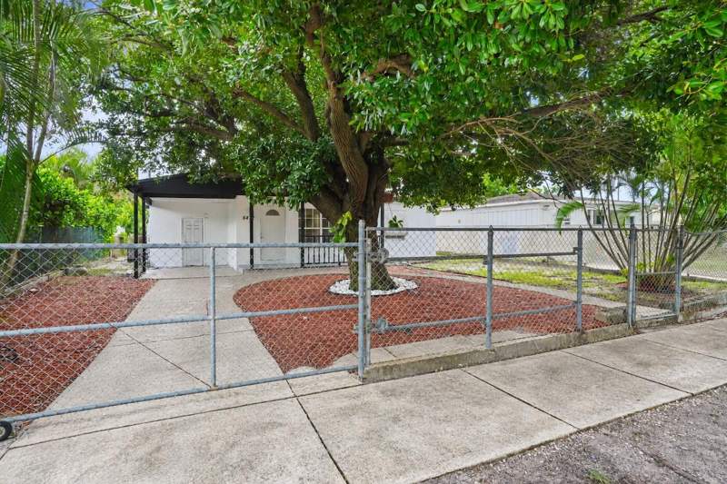 3 bedroom Single Family Residence at 5472 NW 1st Avenue, North Andrews Terrace First Add, Oakland Park — photo 2