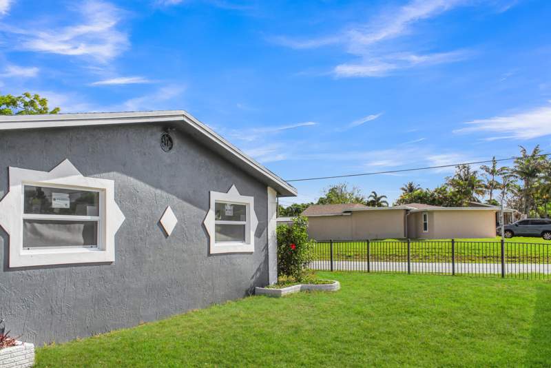 4 bedroom Single Family Residence at 915 SW 3rd Street, Bellamy Heights Boynton, Boynton Beach — photo 3