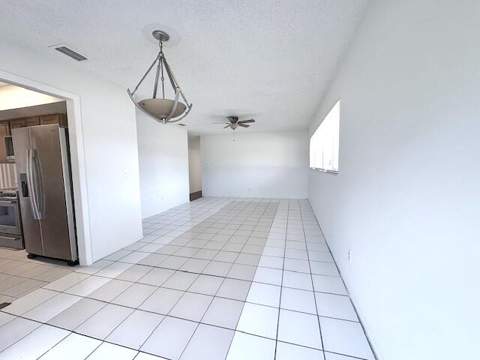 357 NE Camelot Drive, Port St. Lucie FL - photo 6 of 7