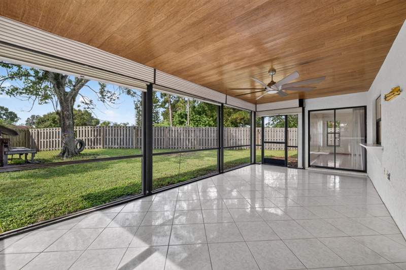 3 bedroom Single Family Residence at 102 SW Evans Avenue, Port St Lucie Section 18, Port St. Lucie — photo 3