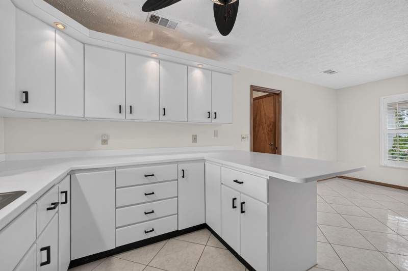 3 bedroom Single Family Residence at 102 SW Evans Avenue, Port St Lucie Section 18, Port St. Lucie — photo 5