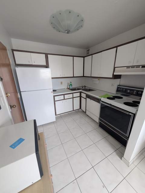 111 Golden Isles Drive #C10, Hallandale Beach FL - photo 13 of 24