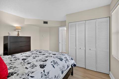 3871 Via Poinciana #407, Lake Worth FL - photo 6 of 67