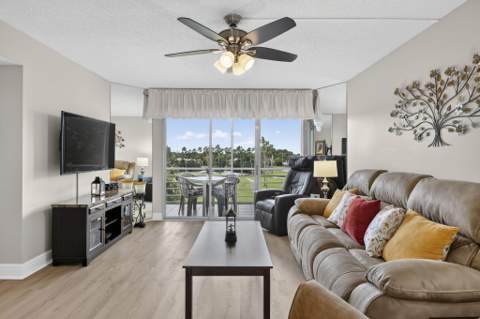 3871 Via Poinciana #407, Lake Worth FL - photo 12 of 67