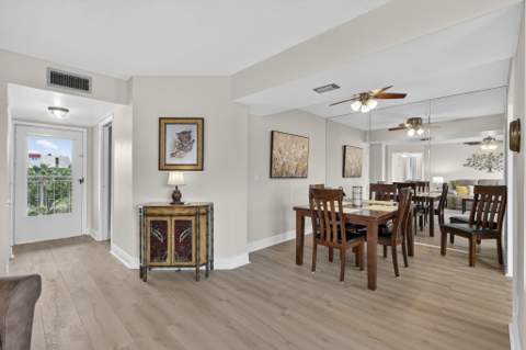 3871 Via Poinciana #407, Lake Worth FL - photo 18 of 67
