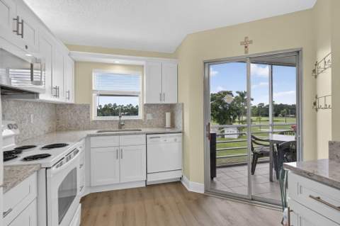 3871 Via Poinciana #407, Lake Worth FL - photo 21 of 67