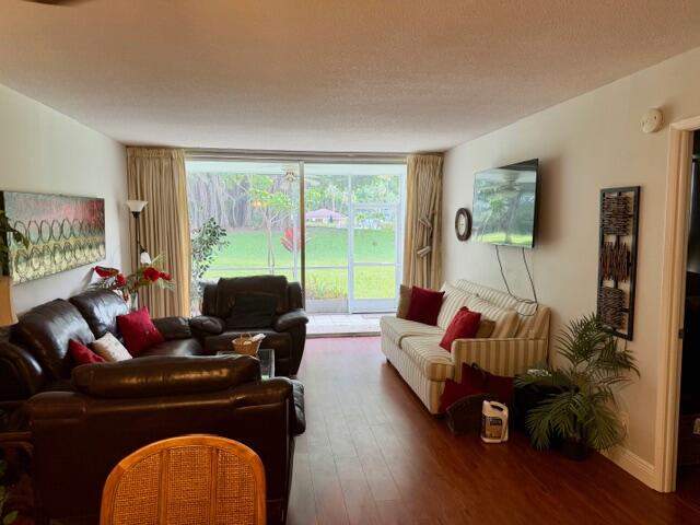 1 bedroom Condominium at 2600 S Course Drive #107, No 15 Palm-Aire Country Club, Pompano Beach — photo 4