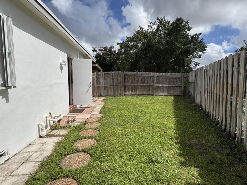 3 bedroom Single Family Residence at 8306 NW 74th Terrace, Sunflower First Add, Tamarac — photo 4
