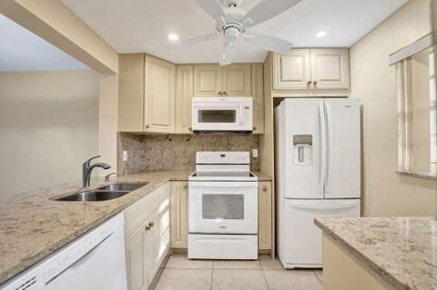 9460 Poinciana Place #203, Davie FL - photo 9 of 51