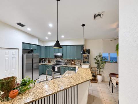2858 NW 9th Street, Fort Lauderdale FL - photo 7 of 21