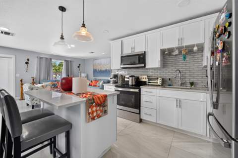 946 Mcintosh Street, West Palm Beach FL - photo 15 of 53