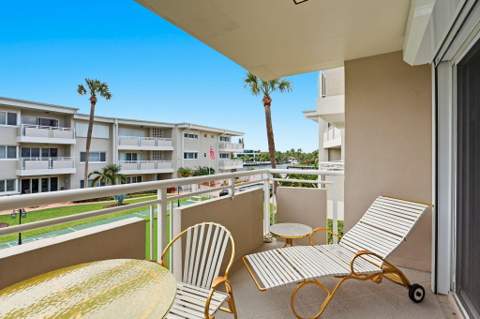 1198 Hillsboro Mile #210, Hillsboro Beach FL - photo 19 of 33