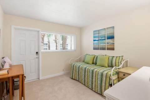 1198 Hillsboro Mile #210, Hillsboro Beach FL - photo 16 of 33