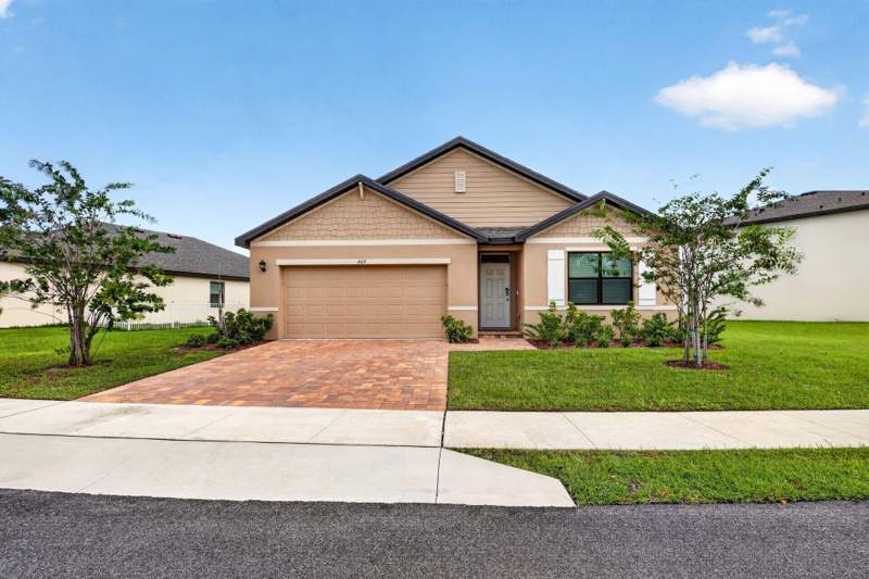 4 bedroom Single Family Residence at 469 Seafoam Circle, Morningside Palm Breezes Club 2B, Fort Pierce — photo 4