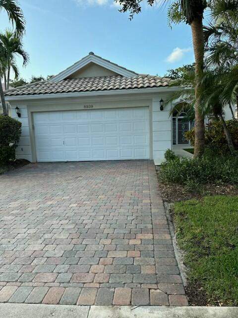 4 bedroom Single Family Residence at 8939 Oldham Way, Carleton Oaks, West Palm Beach — photo 2