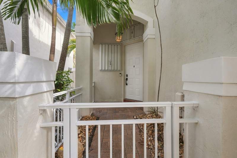 4 bedroom Single Family Residence at 1115 Papaya Street, West Lake Village Plat, Hollywood — photo 5