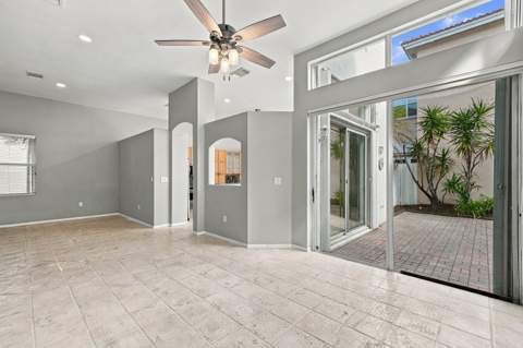 1115 Papaya Street, Hollywood FL - photo 11 of 59