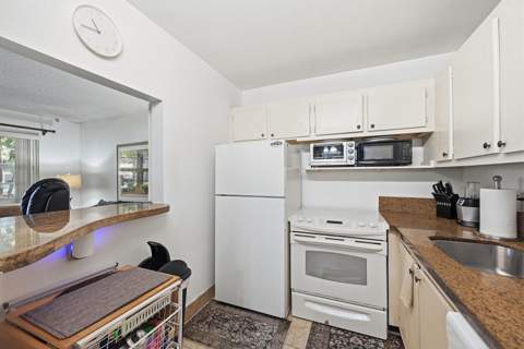 551 Durham Circle #T, Deerfield Beach FL - photo 8 of 21