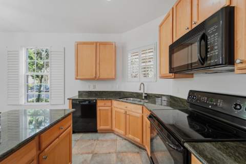 8058 Murano Circle, Palm Beach Gardens FL - photo 19 of 67