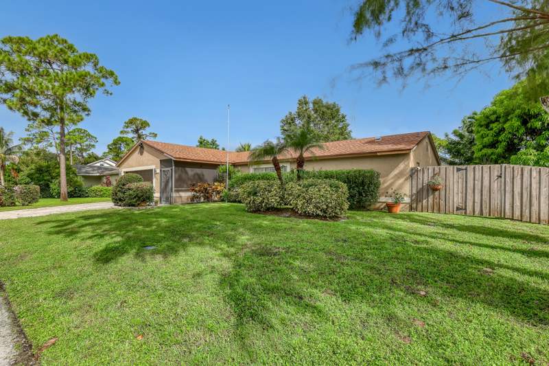 3 bedroom Single Family Residence at 102 Sand Pine Way, Royal Pines Est, Royal Palm Beach — photo 4