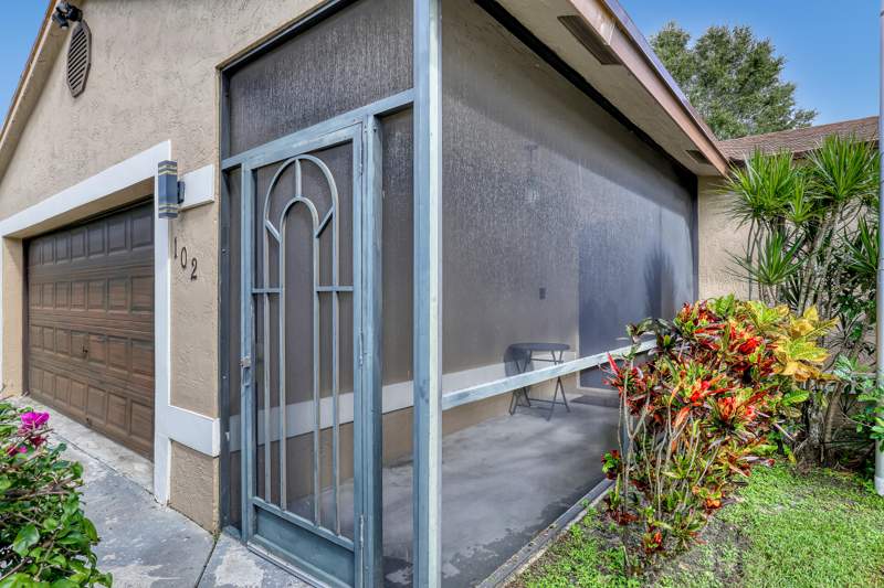 3 bedroom Single Family Residence at 102 Sand Pine Way, Royal Pines Est, Royal Palm Beach — photo 5