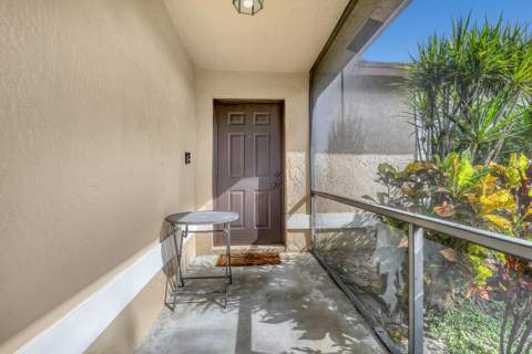 102 Sand Pine Way, Royal Palm Beach FL - photo 6 of 32