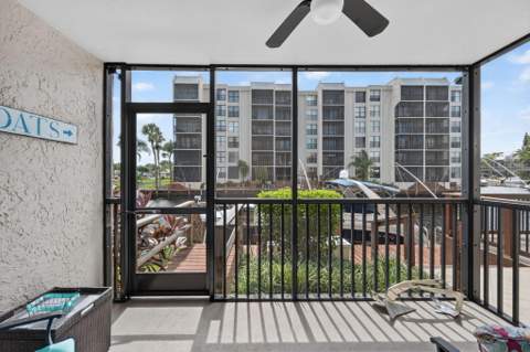 8 Royal Palm Way #104, Boca Raton FL - photo 13 of 65