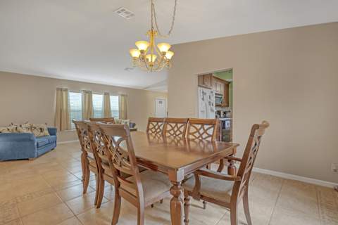 102 Sand Pine Way, Royal Palm Beach FL - photo 13 of 32
