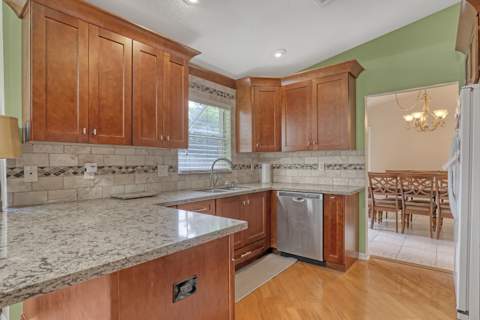 102 Sand Pine Way, Royal Palm Beach FL - photo 16 of 32