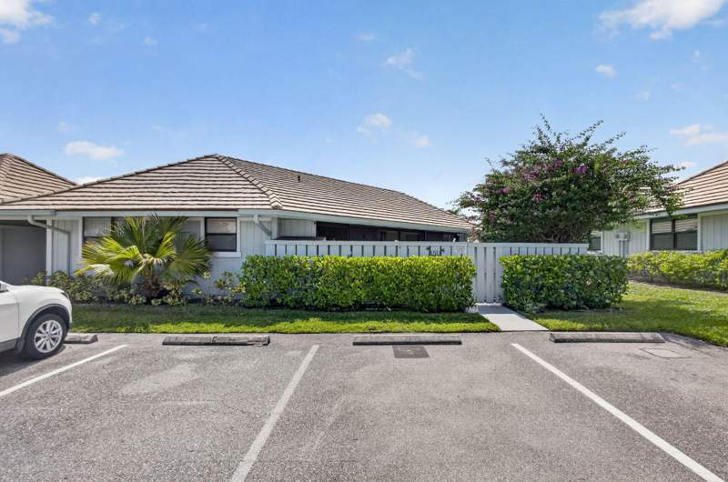 2 bedroom Villa at 1127 E Seminole Avenue #15D, Bella Vista, Jupiter — photo 2
